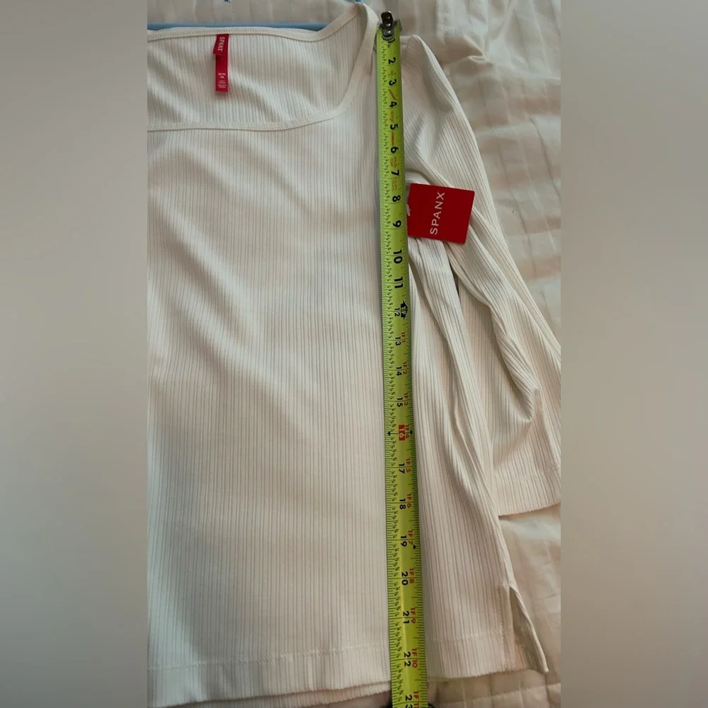 NWT SPANX *GREAT PRICE* Powder Scoop Neck Ribbed Top, Size MEDIUM - Picture 12 of 16